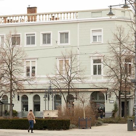 Square 2 Apartment Дебрецен Екстериор снимка