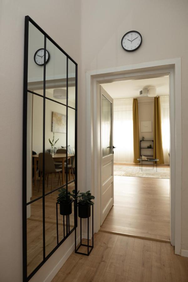 Square 2 Apartment Дебрецен Екстериор снимка