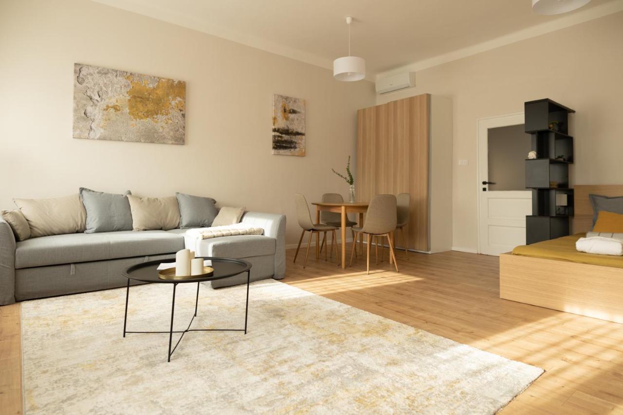 Square 2 Apartment Дебрецен Екстериор снимка